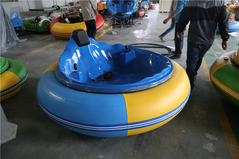 Autos tamponneuses pour adultes disponibles à Fwu-long