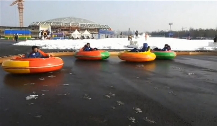 Autos tamponneuses sur glace